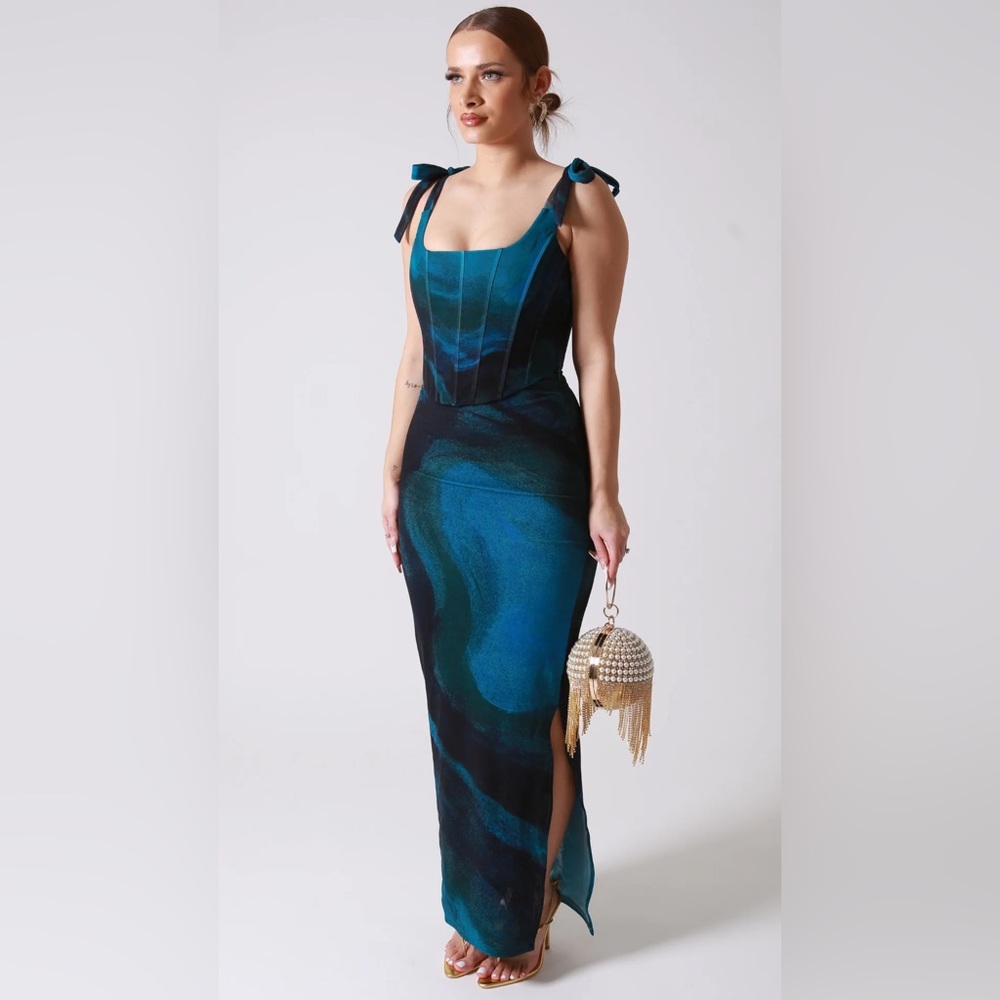Nola corset and maxi skirt co-ord × 1 size small